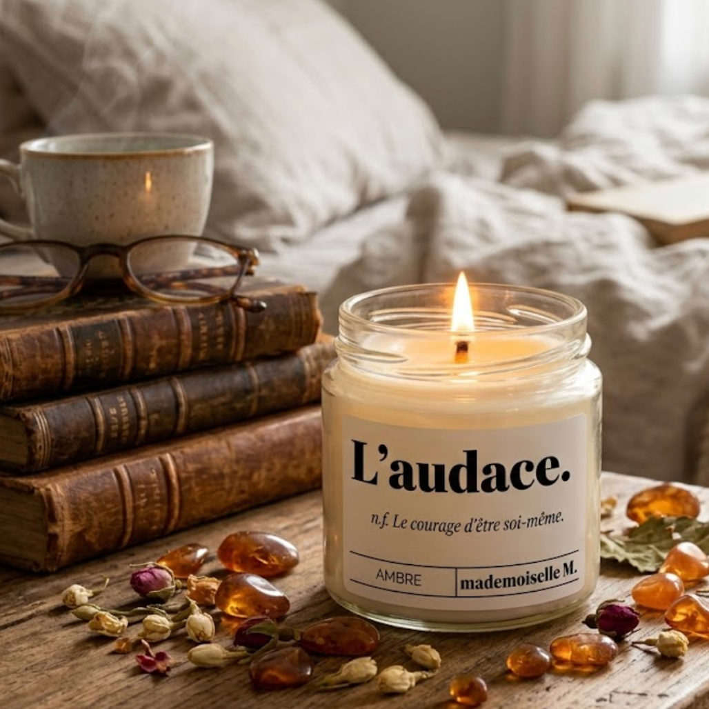 Bougie L'audace allumée — ambiance chaude et enveloppante ambre, bougie artisanale faite main